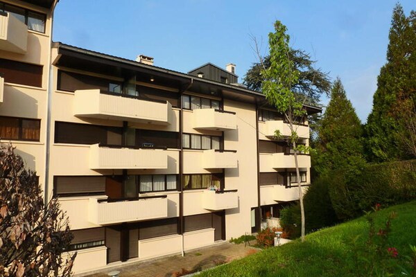 Licht 2-kamerappartement met parkeerplaats, op loopafstand van de thermen - thumbnail 2