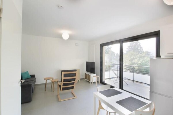 Modern appartement met balkon en uitzicht op de Mont Revard, vlakbij het meer - thumbnail 3
