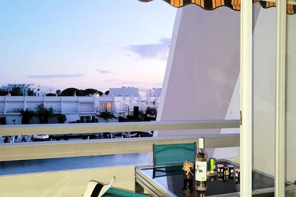 Appartement aan jachthaven Le Grau du Roi met uitzicht over het water - thumbnail 1