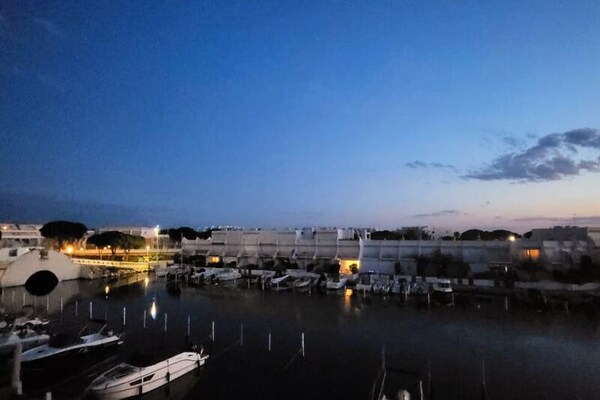 Appartement aan jachthaven Le Grau du Roi met uitzicht over het water - thumbnail 3
