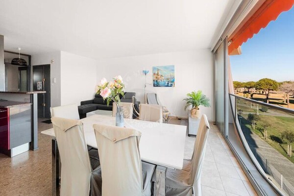 Gerenoveerd appartement met zeezicht op 800m van centrum Le Grau du Roi - thumbnail 5