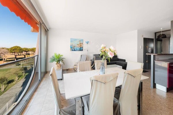 Gerenoveerd appartement met zeezicht op 800m van centrum Le Grau du Roi - thumbnail 6