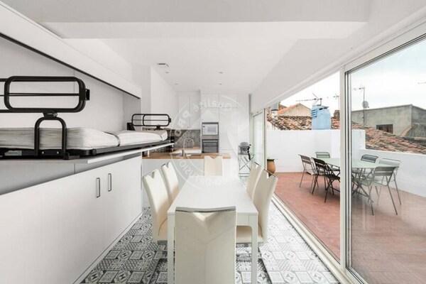 Gerenoveerd appartement met groot terras op 200m van het strand in Le Grau du Roi - thumbnail 5