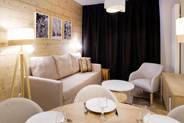 Appartement 4p met balkon, zwembad & sauna vlakbij de liften in Alpe d'Huez - thumbnail 2