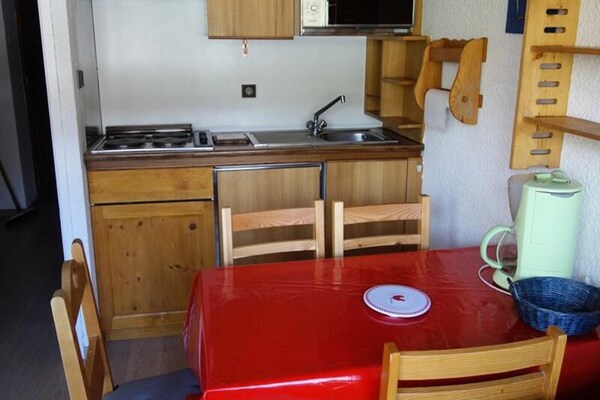Knusse studio voor 4 personen direct aan de piste in Huez - thumbnail 6