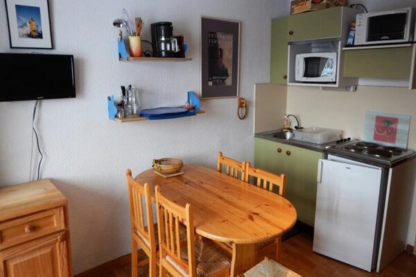 Knus ski-in/ski-out appartement voor 4 in Huez met balkon op het zuidwesten - thumbnail 6