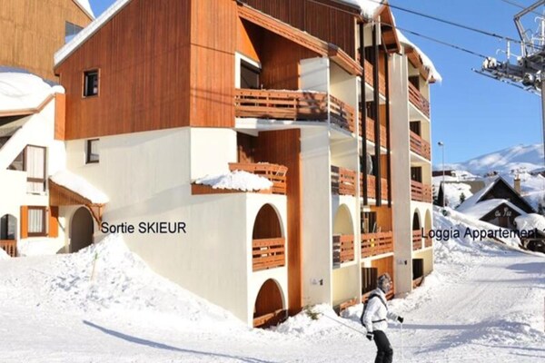 Knus ski-in/ski-out appartement voor 4 in Huez met balkon op het zuidwesten - thumbnail 1