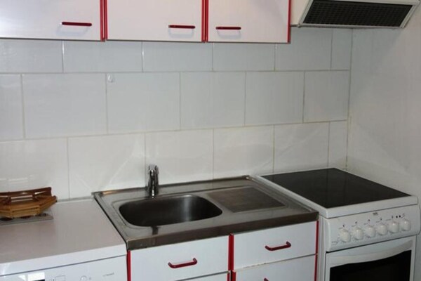 Knus studio-appartement op de piste in Huez met zuidbalkon - thumbnail 4