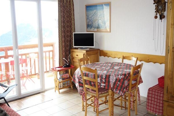 Knus appartement voor 5 aan de voet van de pistes in Huez - thumbnail 3