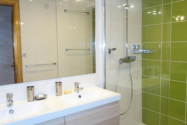 Appartement Résidence Res.de L'alpe: 7-persoons ski-accommodatie in hartje Huez - thumbnail 3