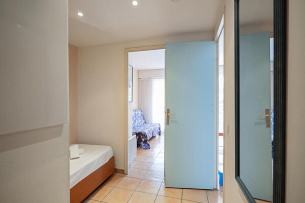 Licht appartement op 50m van het strand in Menton, voor 5 personen - thumbnail 4