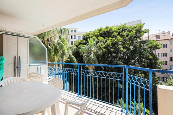 Licht appartement op 50m van het strand in Menton, voor 5 personen - thumbnail 6