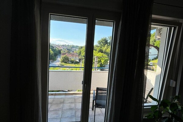 Stijlvol appartement in Zagreb met privéparkeerplaats en gratis WiFi - thumbnail 2