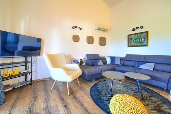 Stijlvol appartement met zeezicht en privéterras in Kornić - thumbnail 2