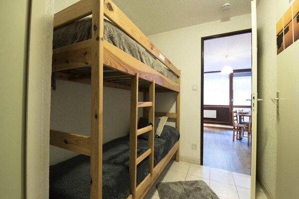Knus appartement voor 4 personen met balkon vlakbij de lift in Saint Lary - thumbnail 1
