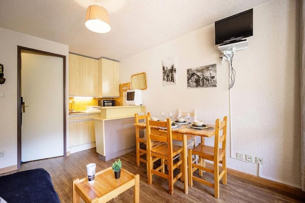 Compact ski-appartement in Saint-Lary-Soulan met balkon op het westen - thumbnail 2