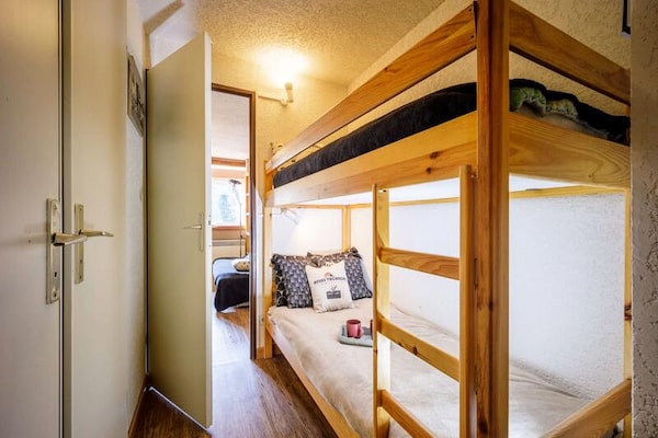 Compact ski-appartement in Saint-Lary-Soulan met balkon op het westen - thumbnail 6