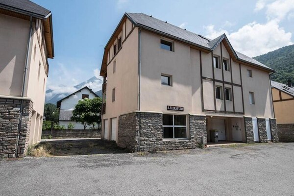 Knus appartement voor 6 bij de gondel in Saint Lary - thumbnail 1