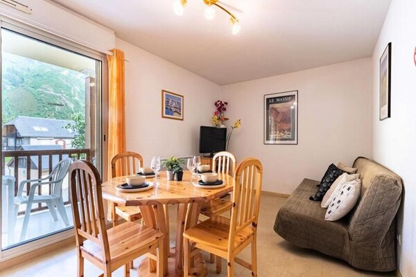 Ruim appartement voor 7 personen met balkon en uitzicht in Saint-Lary-Soulan - thumbnail 3