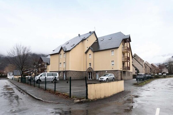 Ruim appartement voor 7 personen met balkon en uitzicht in Saint-Lary-Soulan - thumbnail 1