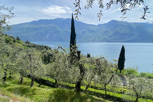 Appartement met meerzicht en zwembad in Limone sul Garda - thumbnail 5