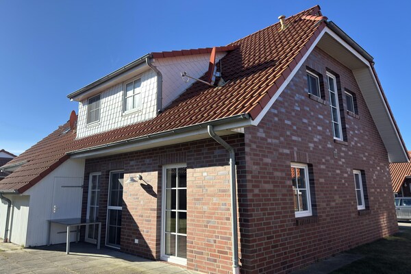 Ruim appartement voor 6 personen vlakbij strand in Burhave - thumbnail 2
