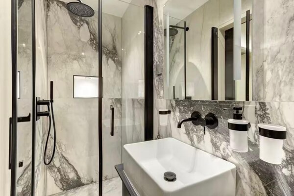 Designappartement 70m² in de Marais, vlakbij metro Rambuteau - thumbnail 4