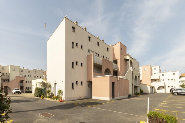 Licht appartement op 200m van strand met zwembad in Agde - thumbnail 6