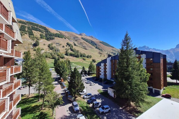Meijotel B N°501: Sfeervol appartement op 50m van de piste in Les Deux Alpes - thumbnail 6