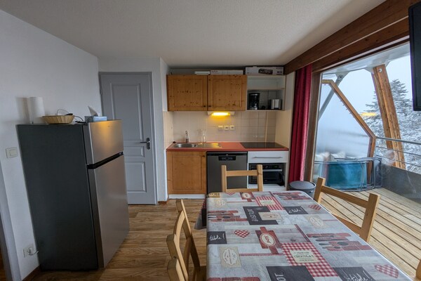 Aan de piste: ruim appartement voor 8 personen in Chamrousse - thumbnail 3