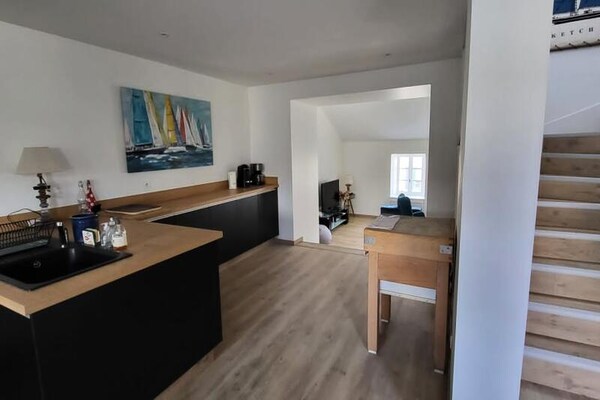 Rustiek familie-appartement met grote tuin, 10 minuten van het strand - thumbnail 4