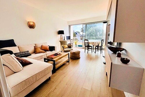Licht appartement met balkon op zuiden, vlakbij het strand van Quiberon - thumbnail 1