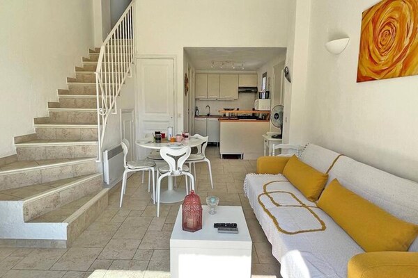 Licht appartement in Ste Maxime met zwembad, uitzicht op heuvels - thumbnail 2