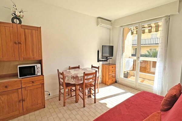 Knus appartement met terras in hartje Sainte-Maxime, 300m van strand - thumbnail 4