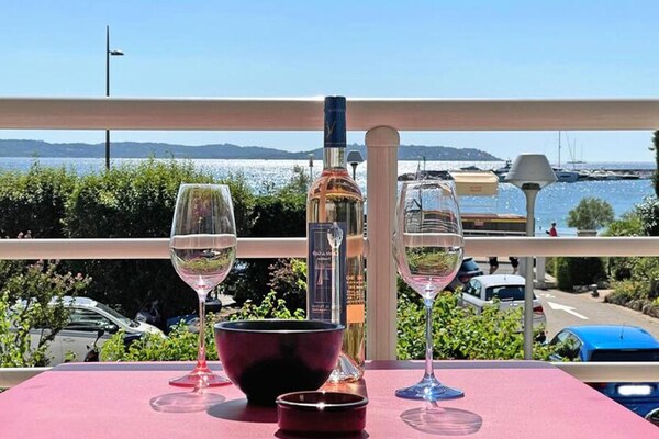 Modern appartement met zeezicht in Sainte-Maxime, vlakbij strand en centrum - thumbnail 1