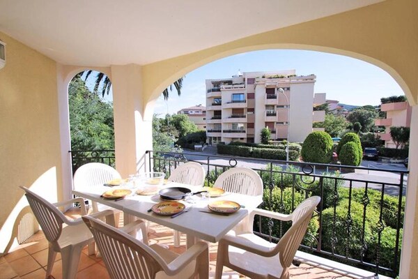 Ruim appartement met zwembad op 350m van het strand in Sainte-Maxime - thumbnail 4