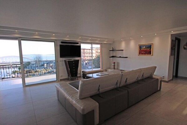 Luxe appartement met zeezicht en zwembad in Sainte-Maxime, 250m van strand - thumbnail 3