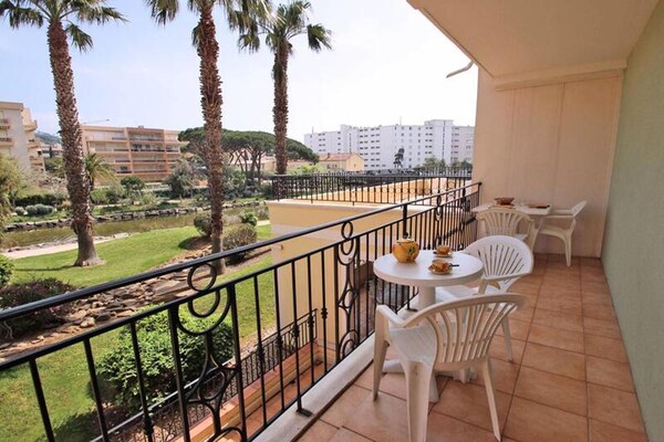 Provençaals appartement met rivierzicht en zwembad in Sainte-Maxime - thumbnail 4