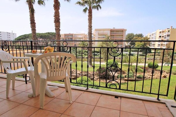Provençaals appartement met rivierzicht en zwembad in Sainte-Maxime - thumbnail 6