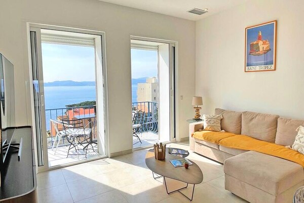Prachtig gerenoveerd appartement met uitzicht op de Golf van Saint-Tropez - thumbnail 4