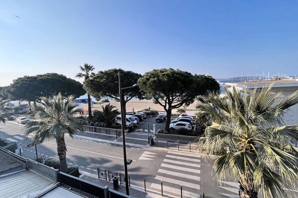 Prachtig zeezicht appartement in Sainte-Maxime, vlakbij strand en centrum - thumbnail 2