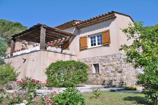 Provençaalse villa met privézwembad bij Sainte-Maxime - thumbnail 3