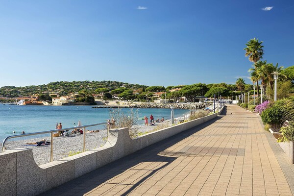 Zonnig appartement met zwembad en terras nabij Sainte-Maxime - thumbnail 4