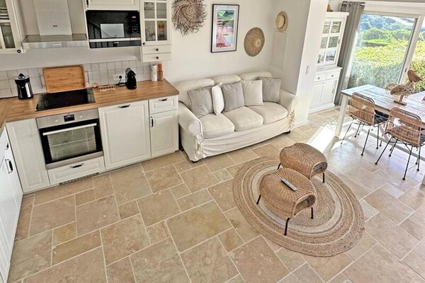 Gerenoveerd appartement met zeezicht en zwembad in Sainte-Maxime - thumbnail 4