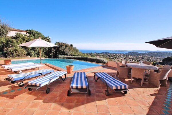 Zeezicht villa met privézwembad bij Sainte-Maxime voor 10 personen - thumbnail 2