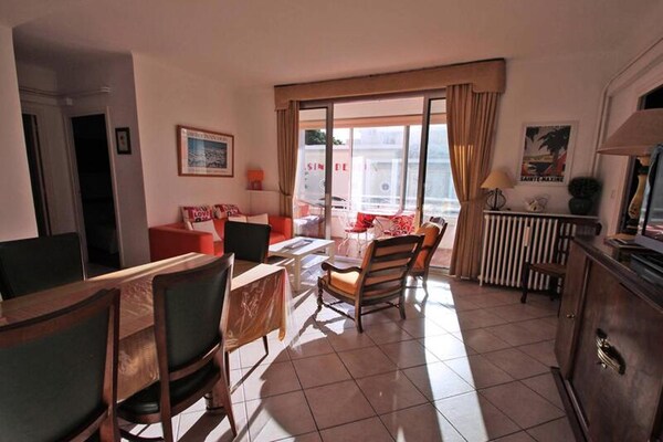 Luxe appartement aan zee met zicht op casino en strand in Sainte-Maxime - thumbnail 5