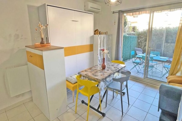 Knusse studio met terras en parkeren, op 300m van het strand in Sainte-Maxime - thumbnail 3