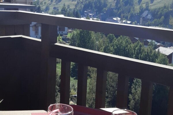 Studio met balkon en uitzicht op de Witte Vallei, vlakbij de piste - thumbnail 4