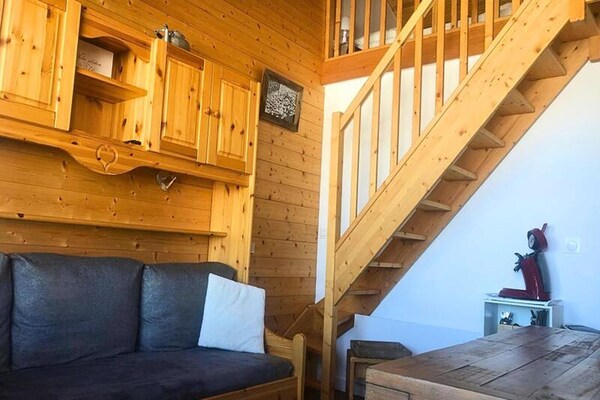 Knus gerenoveerd appartement direct aan de piste in Valmorel - thumbnail 1