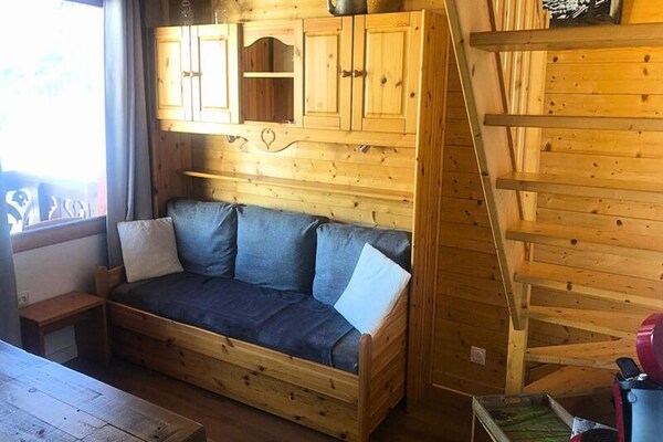 Knus gerenoveerd appartement direct aan de piste in Valmorel - thumbnail 3